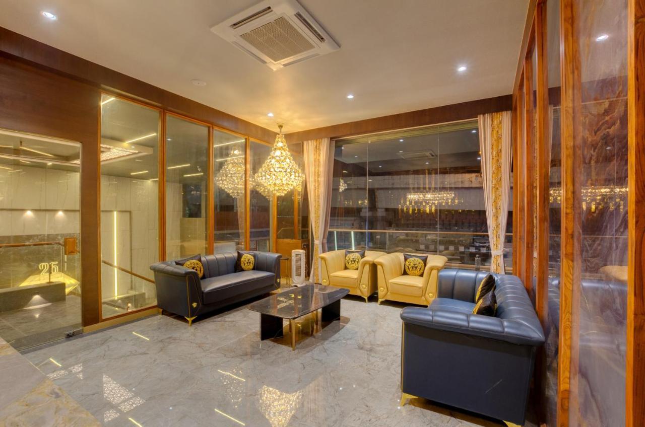 Hotel Diamond 26 Surat Exterior foto